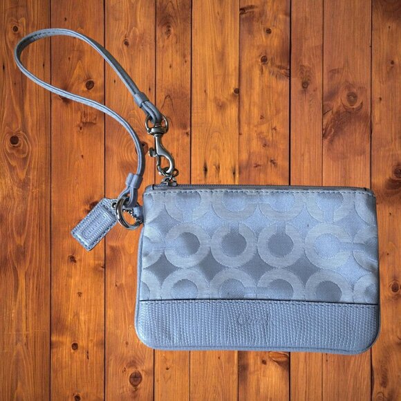 Coach Kristin OP ART Fog Light Gray Sateen Wristlet Signature Classic Charm - Picture 1 of 6